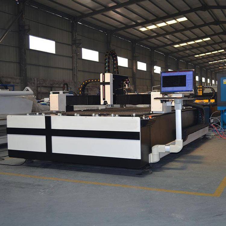 Máy móc tiên tiến trong dây chuyền sản xuất Lò Ống